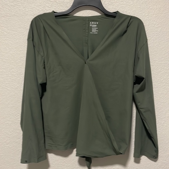 Aday That’s a Wrap Multi-Way Top XS Moss Green - Picture 4 of 7